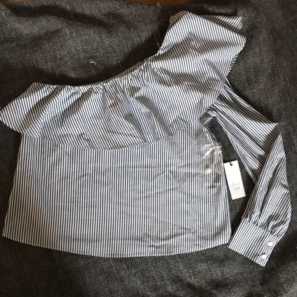 One should ruffle top